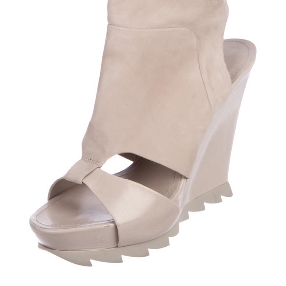 Shoes - Picture 2 of 7